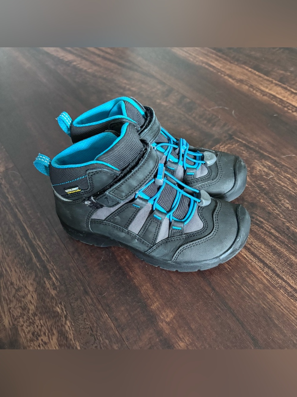 Keen hikeport mid Waterproof Hiking Boots - Black with Teal Accents size 13